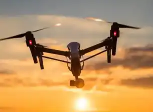 哈勃望远镜4%照片遭卫星轨迹破坏，NASA警示光污染危机