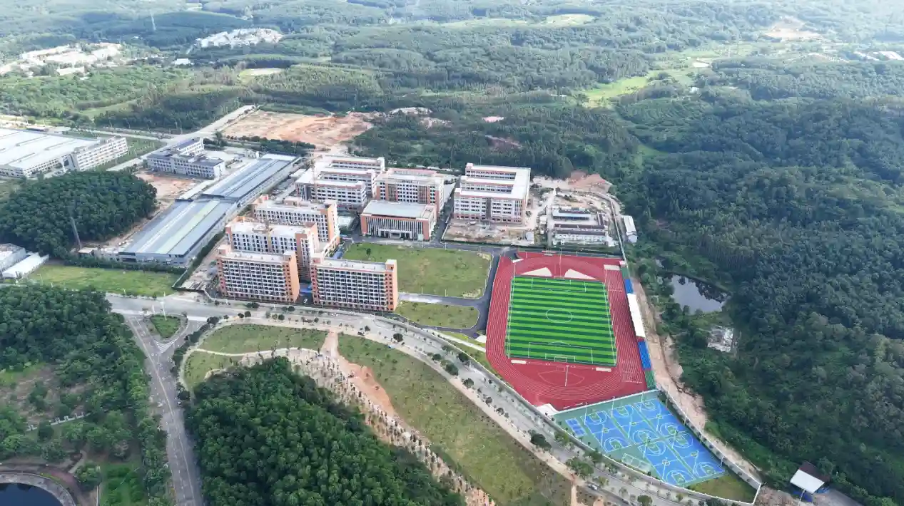 米特拉赋能揭阳校园,打造绿色空气能热水新标杆