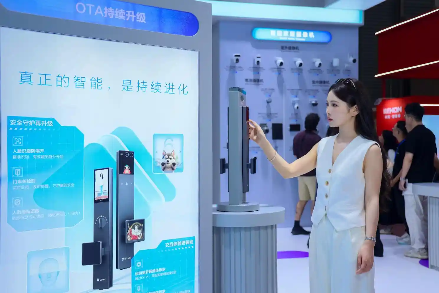 AI智能锁领军者萤石亮相2025中国国际五金展，硬核科技引领行业新未来