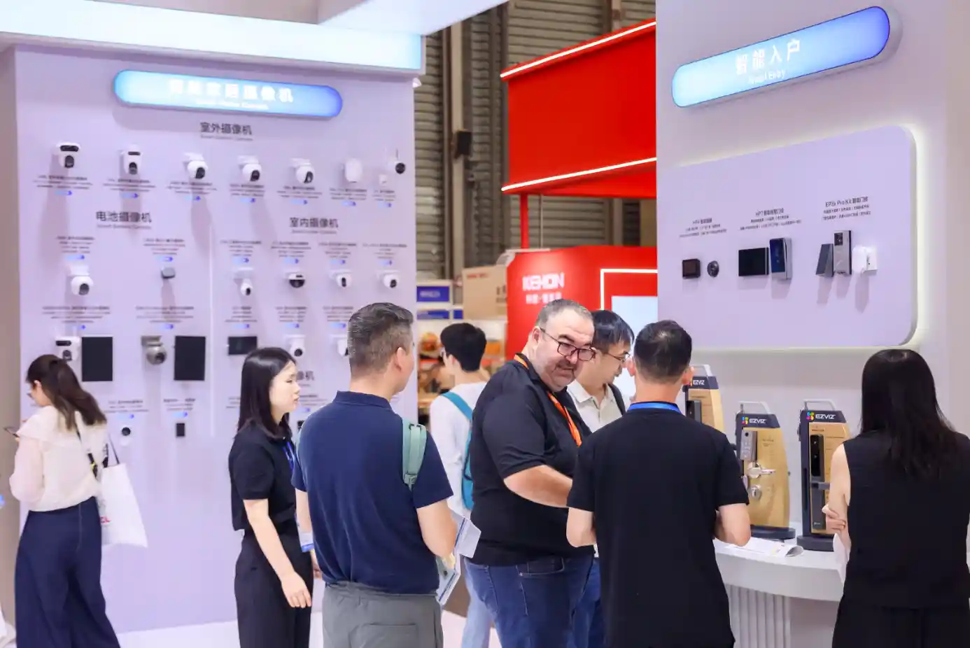 AI智能锁领军者萤石亮相2025中国国际五金展，硬核科技引领行业新未来