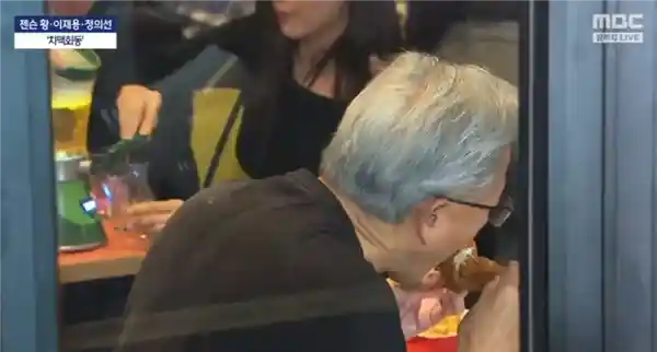 黄仁勋韩游记：炸鸡交杯酒，与三星、现代大佬共叙风云