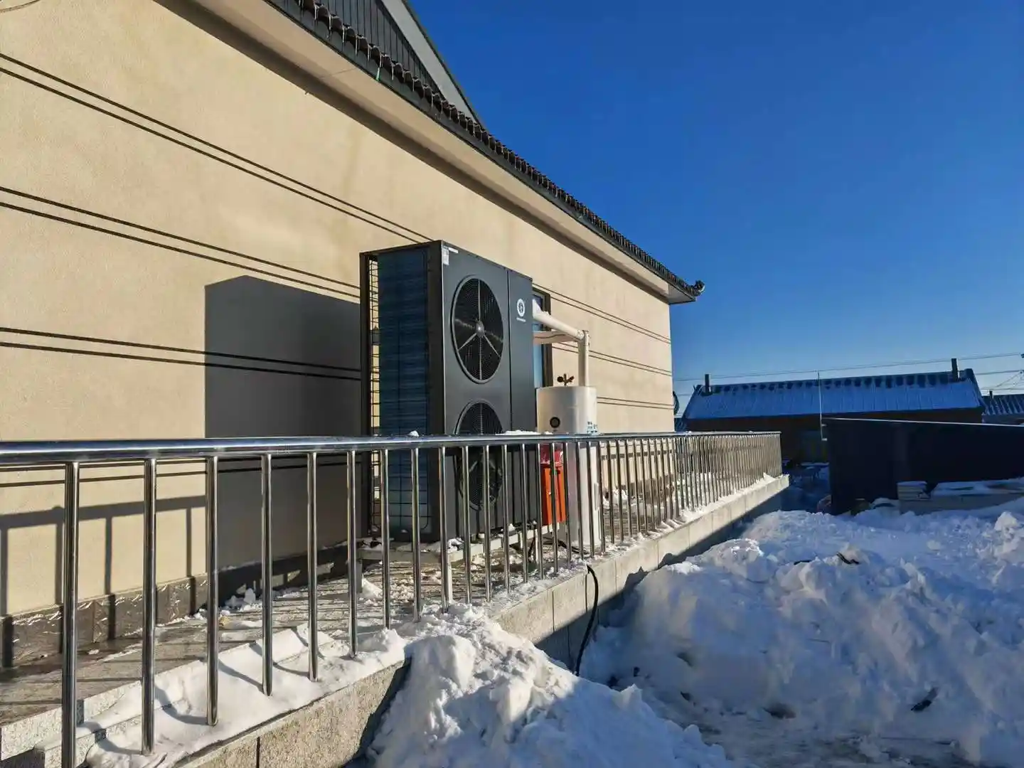 氟系统对决水系统！纽恩泰U+双能TOP旗舰冷暖机颠覆来袭，谁主沉浮？