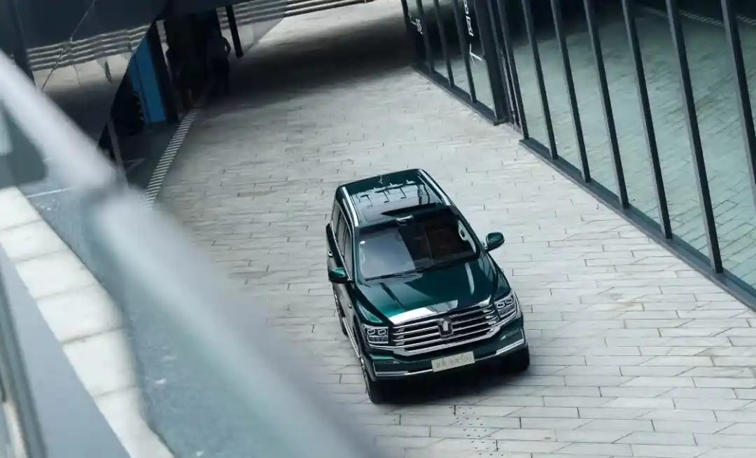 全新坦克500登场:越野新标杆,智能豪华全升级