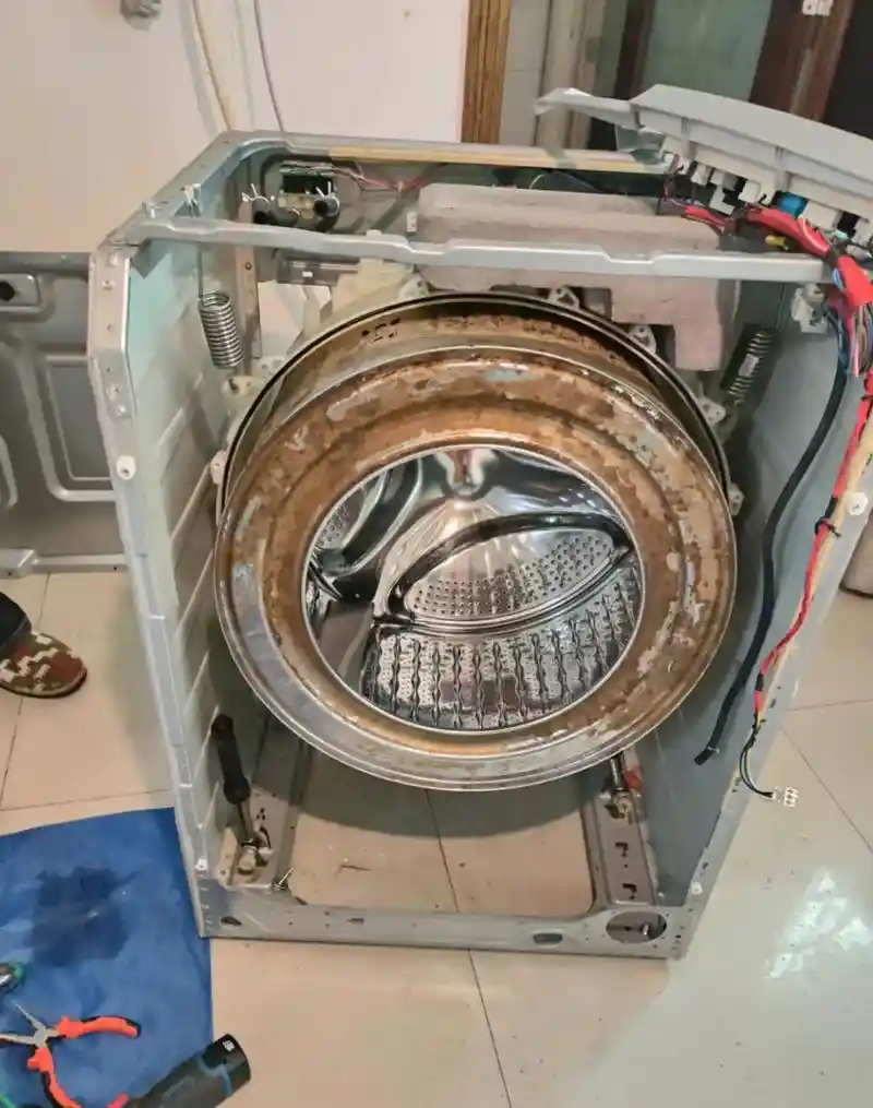 老洗衣机清洁新妙招,别再乱用桶自洁!小天鹅TG100V618PLUS这样洗最有效
