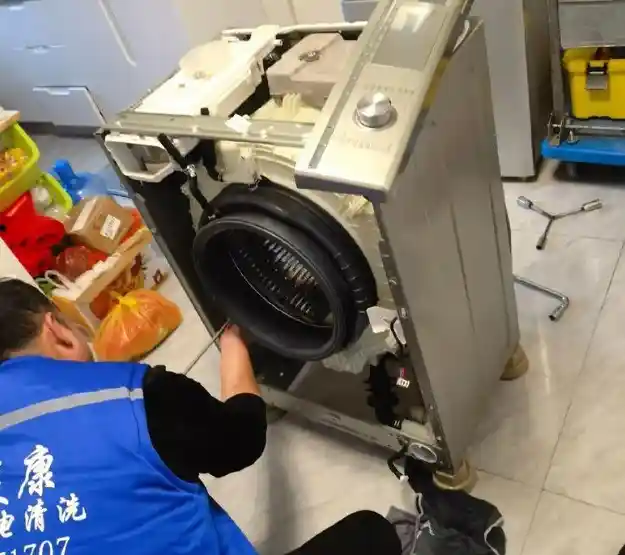 老洗衣机清洁新妙招,别再乱用桶自洁!小天鹅TG100V618PLUS这样洗最有效