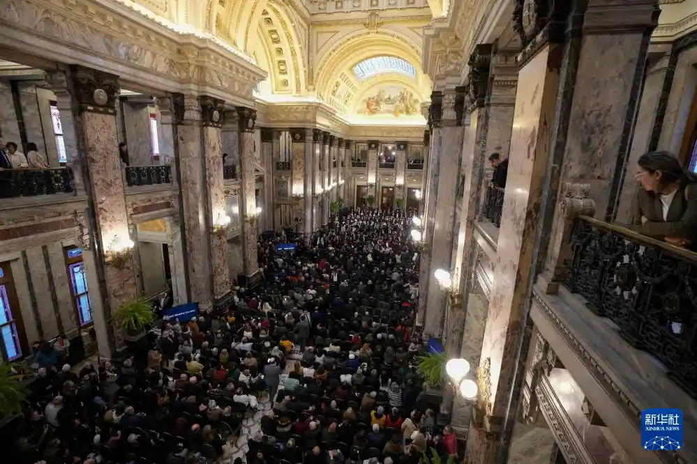 乌拉圭独立200年盛典:音符跃动,奏响自由百年交响