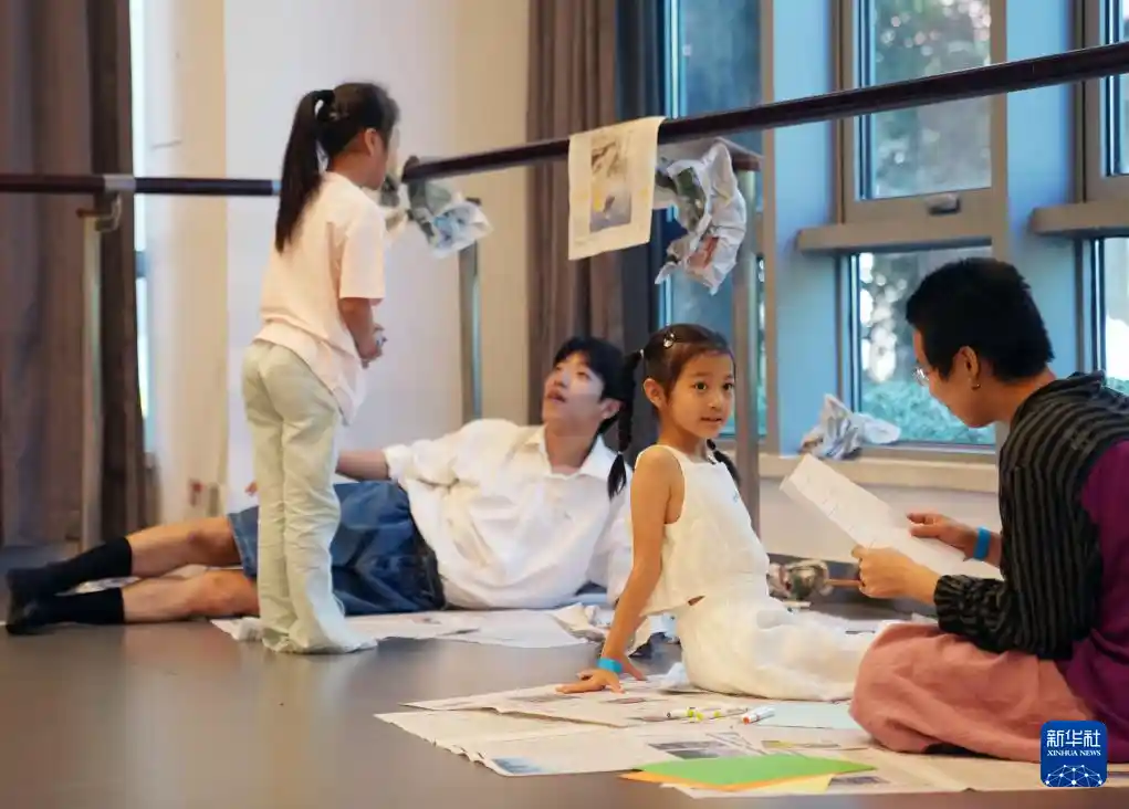 2025青年舞动未来：上海开启舞蹈新纪元