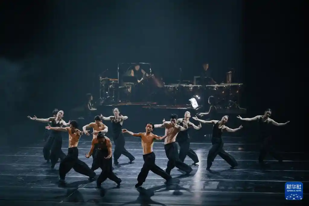 2025青年舞动未来:上海开启舞蹈新纪元