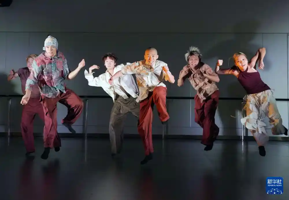2025青年舞动未来:上海开启舞蹈新纪元