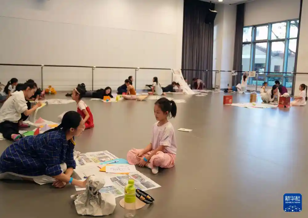 2025青年舞动未来:上海开启舞蹈新纪元