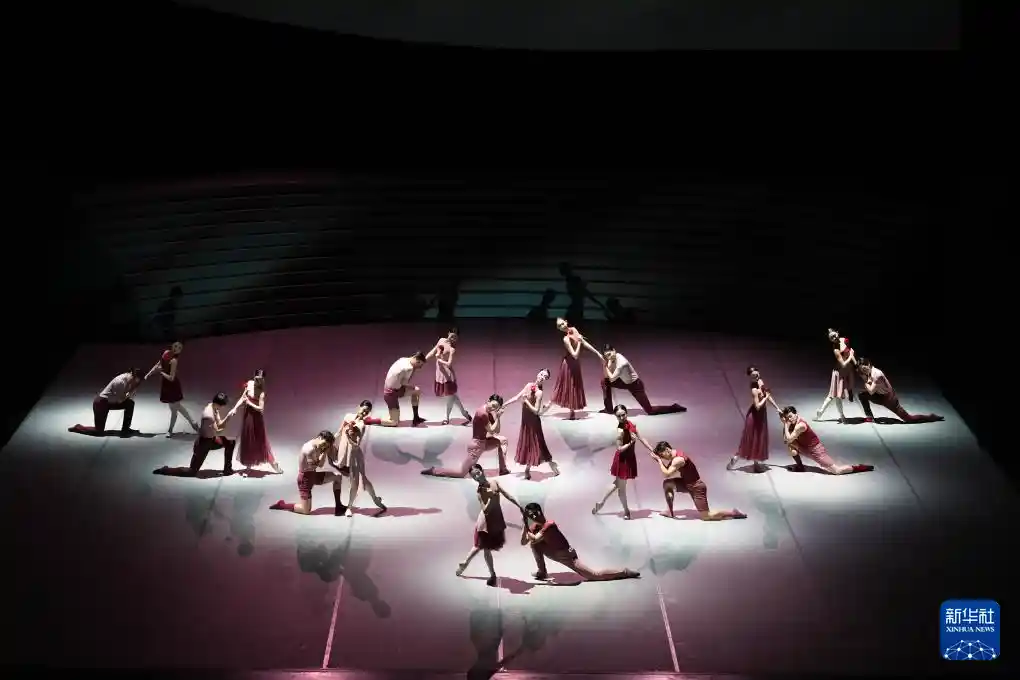 原创芭蕾《鹊之桥》首演:传统神话邂逅现代舞韵