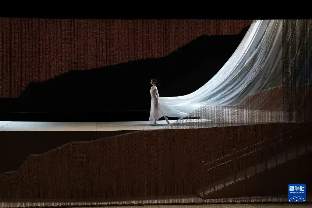 原创芭蕾《鹊之桥》首演:传统神话邂逅现代舞韵