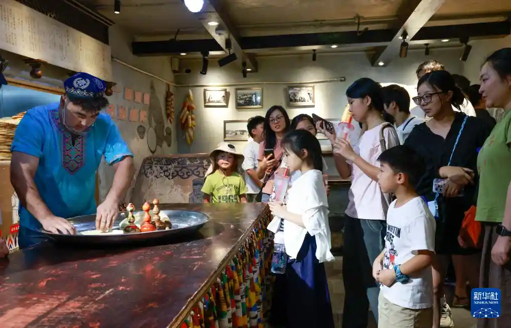 天山七十载新篇 馕香古技焕异彩