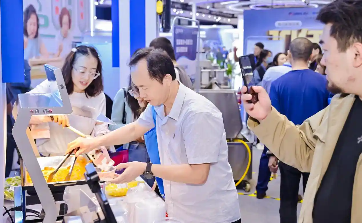 从田间到餐桌再到健康：阿尔法鱼数智美食新方案引爆电博会