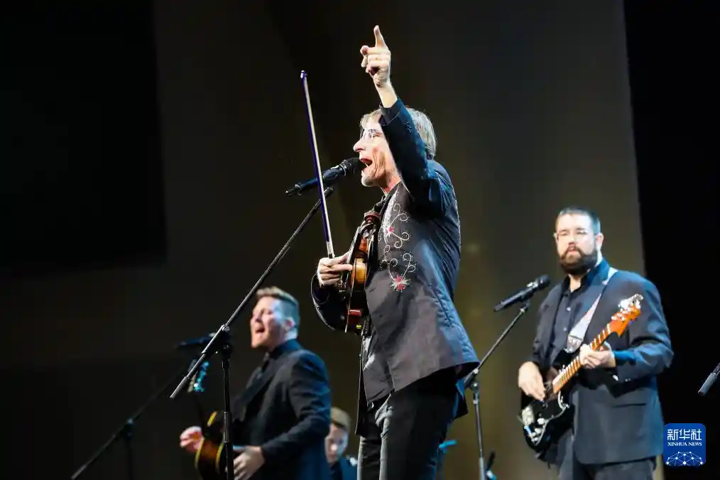 丝路韵动·文明共舞：敦煌文博会文艺演出彰显文化交融新魅力