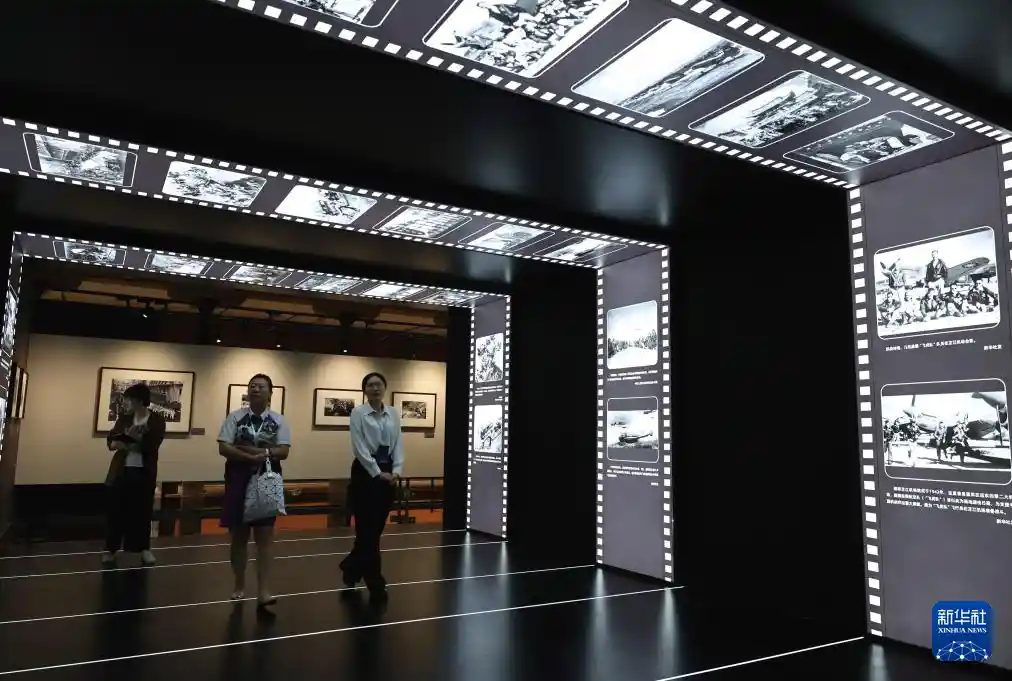 光影铸魂·人民力量艺术展上海启幕