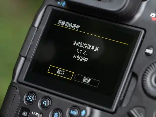 影石Insta360 Ace Pro 2冰川白限量登场：软硬双升，重新定义全景影像